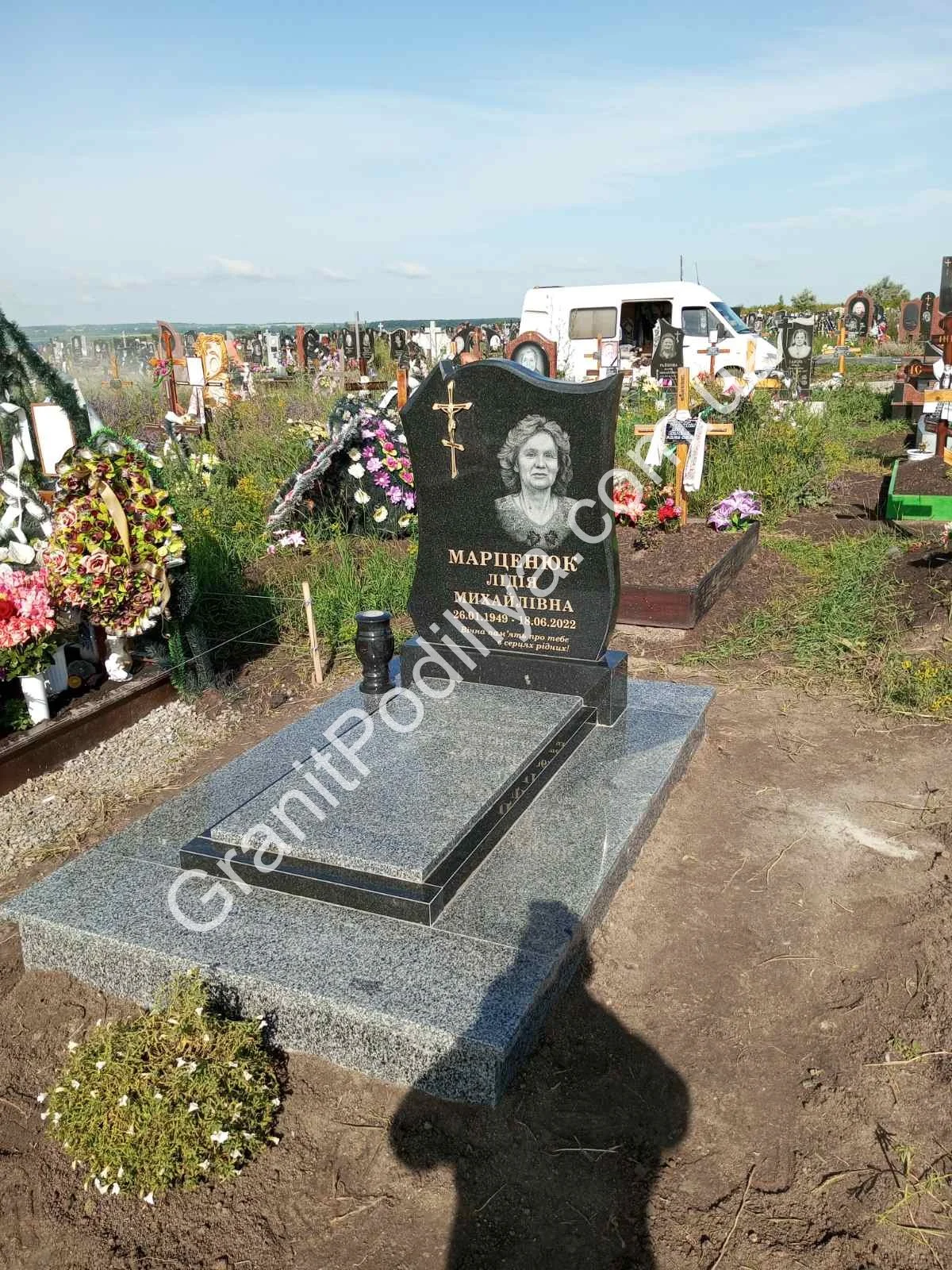 Подвійний пам'ятник з граніту - Кам'янець-Подільський | GranitPodillya